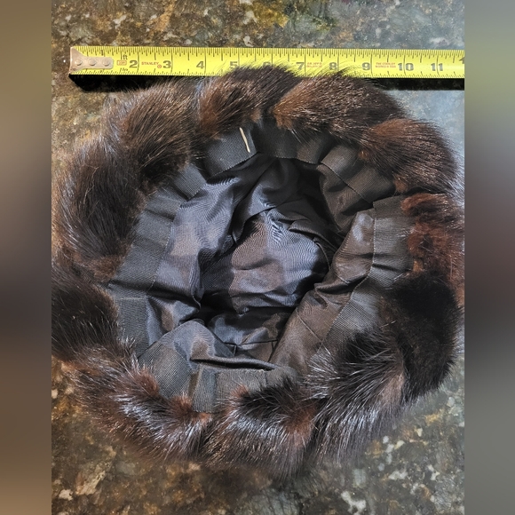 Elegant Black Fur-Trimmed Women's Hat - Picture 5 of 5